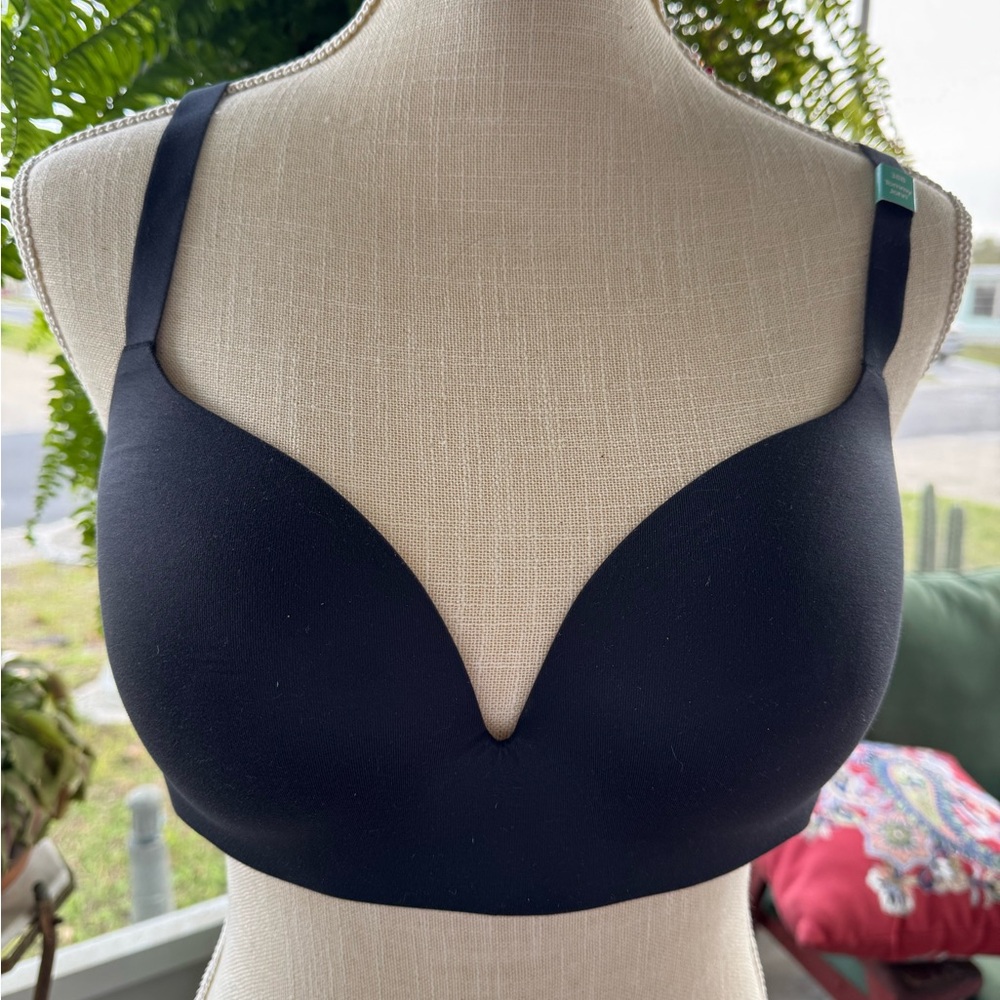 Tommy John Black Second Skin
Lightly Lined Demi Bra